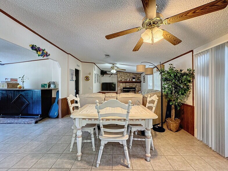 More Photos Of 15525 Shady Hills Rd, Spring Hill Restaurant For Sale