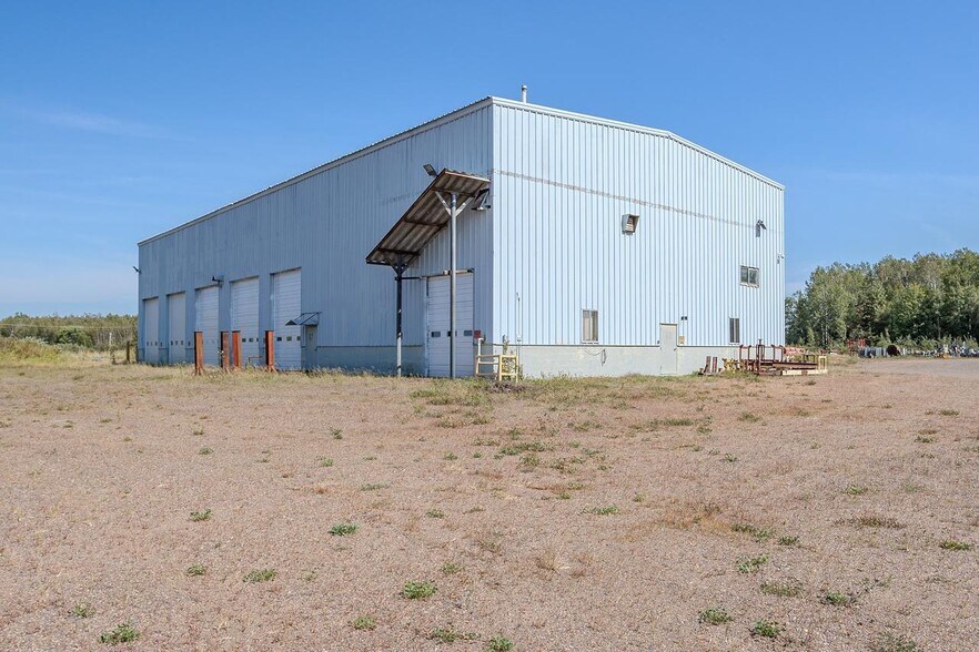 More Photos Of 444 Birch St, Prentice Industrial For Sale