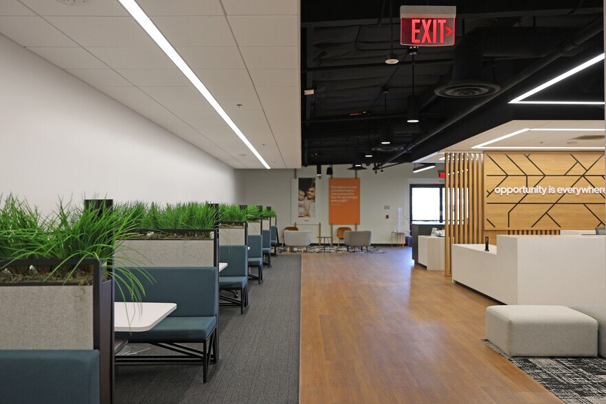 More Photos Of 4201 W Vanowen Pl, Burbank Light Distribution For Lease