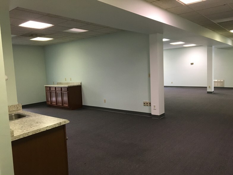 More Photos Of 509 Old Great Neck Rd, Virginia Beach Office For Lease
