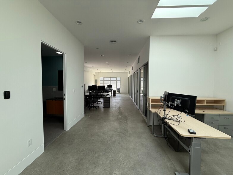 More Photos Of 2630-2634 La Cienega Ave, Los Angeles Loft Creative Space For Lease