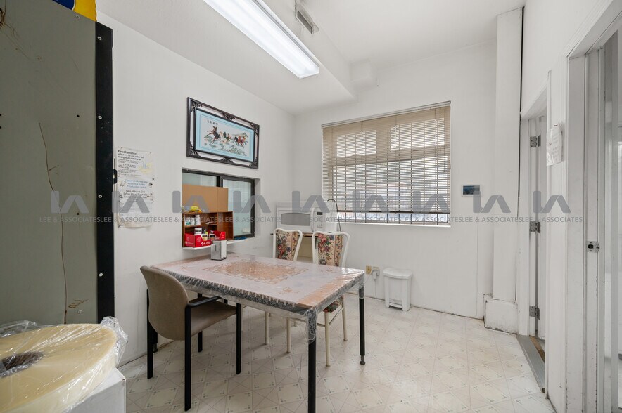 More Photos Of 2727 Dixon St, Port Coquitlam Industrial For Sale