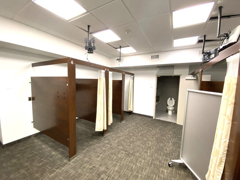 More Photos Of 401 Manatee Ave E, Bradenton Medical For Lease