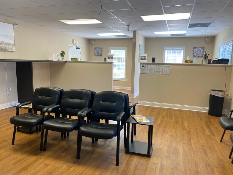 More Photos Of 2929 Breezewood Ave, Fayetteville Office For Sale