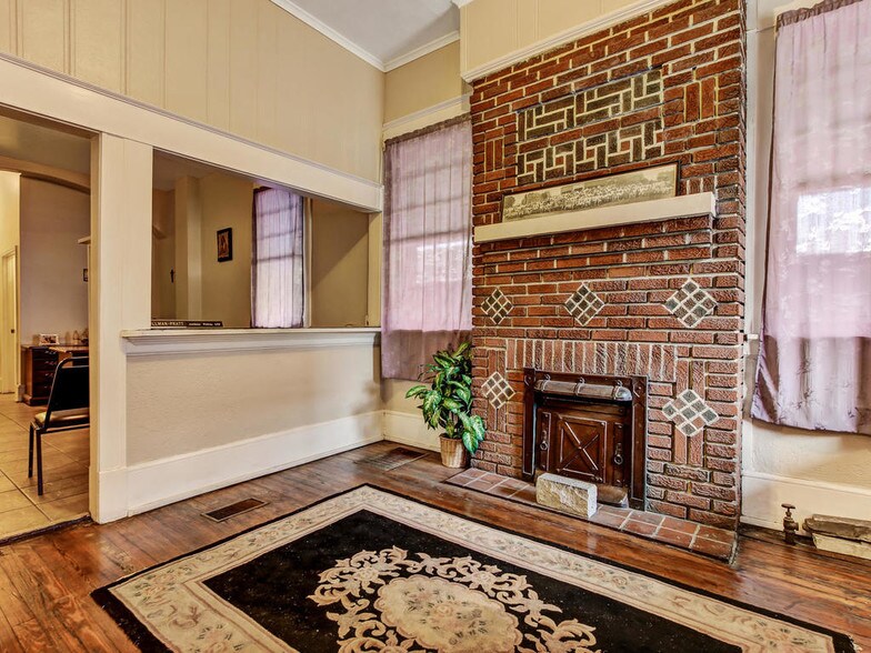 More Photos Of 525 Beaver St, Jacksonville Cemetery Mausoleum For Lease