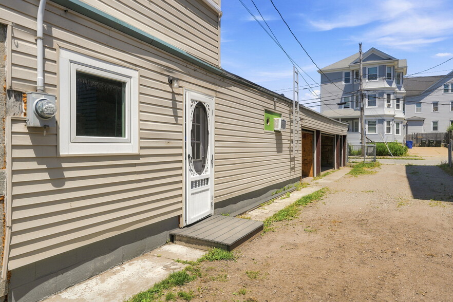 More Photos Of 415 Anthony St, Fall River Flex For Sale