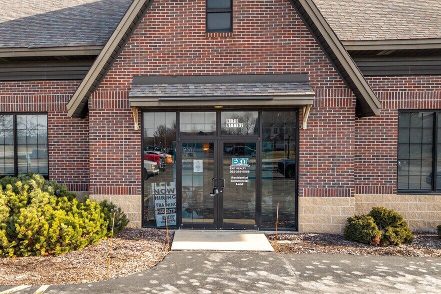 More Photos Of W175N11162 Stonewood Dr, Germantown Health Club For Lease