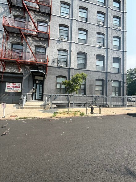 More Photos Of 65 S 11th St, Brooklyn Office For Lease