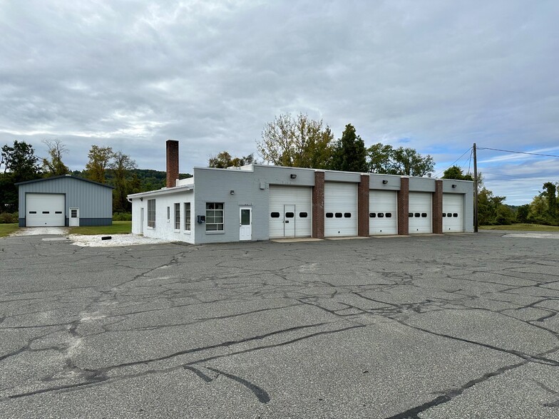 Primary Photo Of 1955 N Main St, Sheffield Auto Repair For Sale