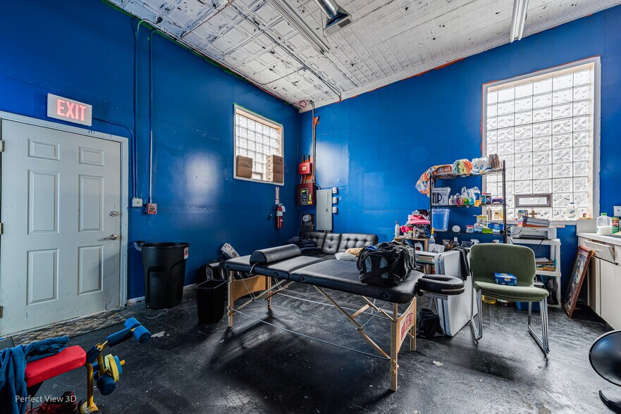 More Photos Of 1956 Ridge Rd, Homewood Storefront Retail Residential For Lease