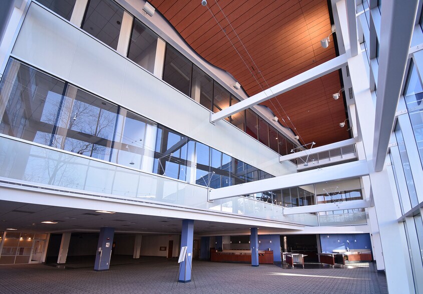 More Photos Of 174 Middlesex Tpke, Bedford Unknown For Lease