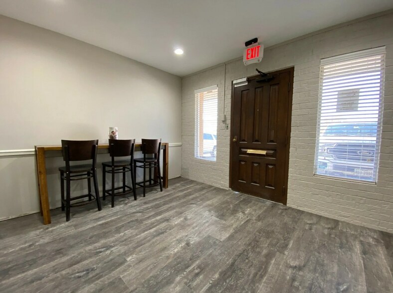 More Photos Of 3728 Southpark Dr, Tyler Medical For Lease