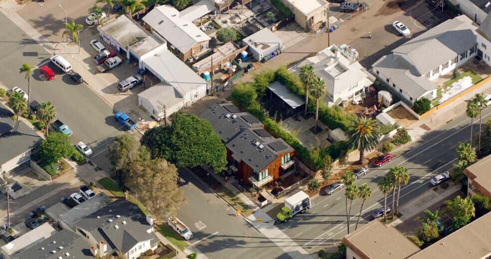 More Photos Of 221 W G St, Encinitas Apartments For Sale