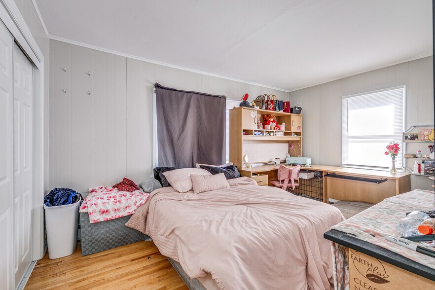 More Photos Of 609-611 N Dale St N, Saint Paul Storefront Retail Residential For Sale