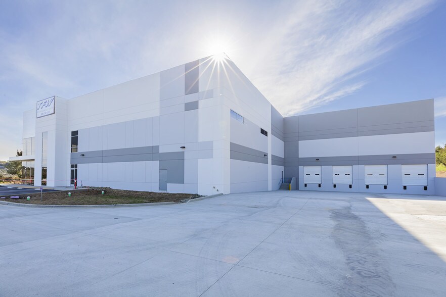 More Photos Of 2882 Whiptail Loop E, Carlsbad Warehouse For Lease