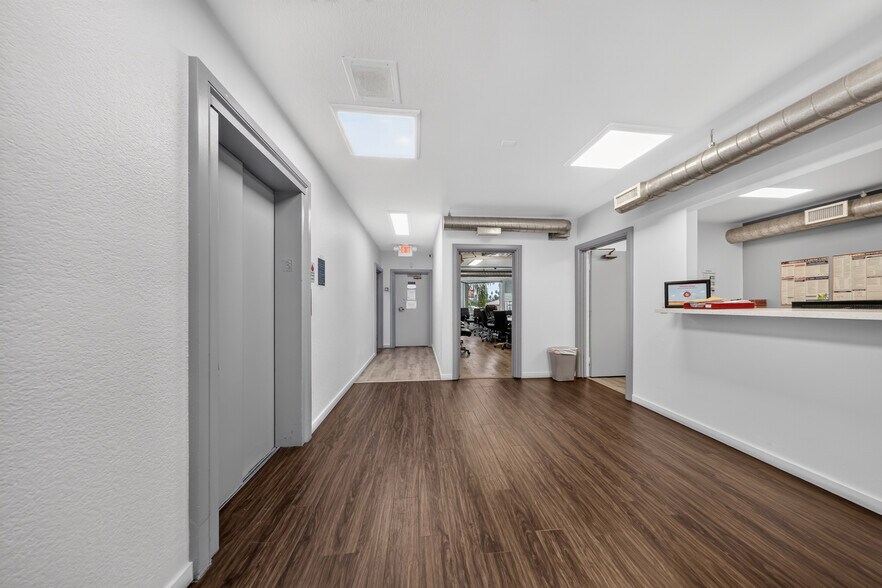 More Photos Of 20847 Sherman Way, Canoga Park Office For Sale