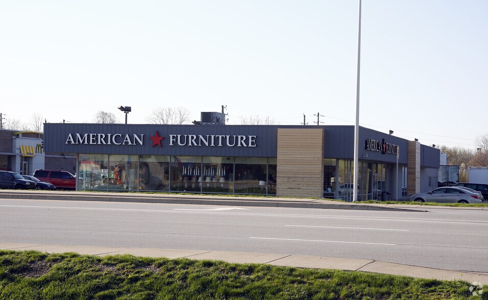More Photos Of 4647 W 38th St, Indianapolis Freestanding For Lease
