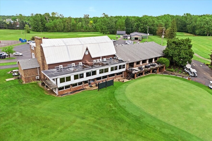 More Photos Of 9512 E Lippincott Blvd, Davison Golf Course Driving Range For Sale