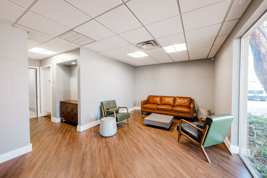 More Photos Of 2500 E 8th St, Odessa Auto Repair For Sale