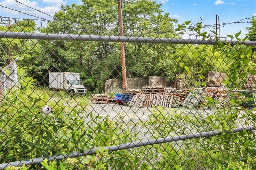 More Photos Of 701 Bingaman St, Reading Industrial For Sale