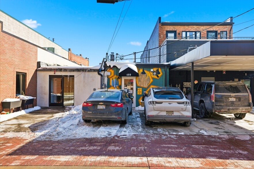 More Photos Of 409 S Main St, Rochester Storefront For Sale