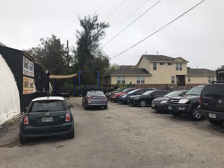 More Photos Of 5415 N Lamar Blvd, Austin Auto Repair For Lease