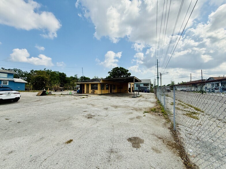 More Photos Of 3425 N 15th St, Tampa Auto Repair For Sale