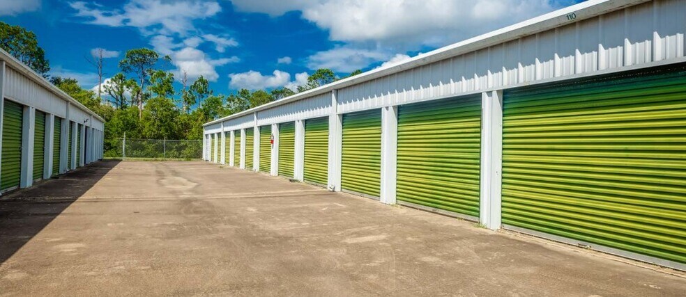 More Photos Of 2370 E Mulberry St, Angleton Self Storage For Sale