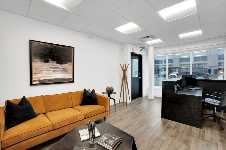 More Photos Of 7611 Pine Valley Dr, Vaughan Storefront Retail Office For Lease