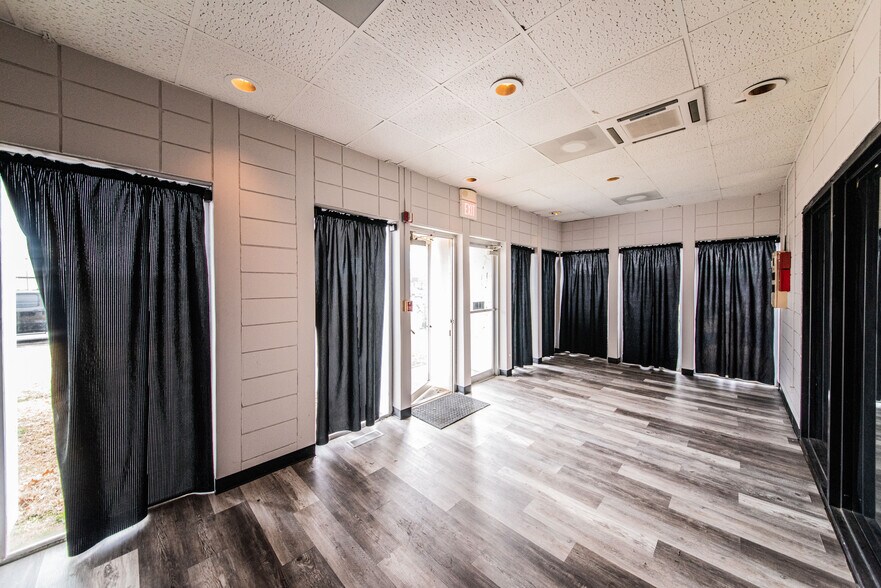 More Photos Of 3000 Irvin Cobb Dr, Paducah Warehouse For Sale