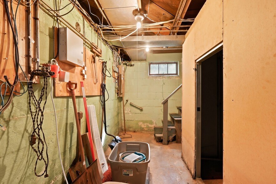 More Photos Of 5194 Hamilton Blvd, Allentown Freestanding For Sale