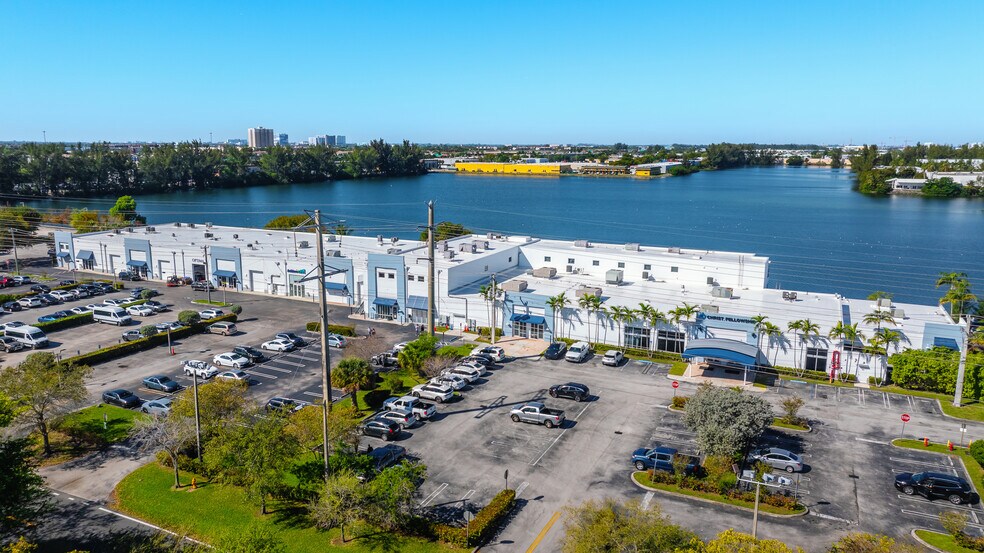 More Photos Of 9000 NW 15th St, Doral Warehouse For Lease