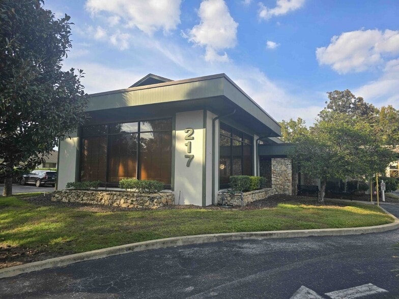 More Photos Of 217 Hillcrest St, Orlando Medical For Lease