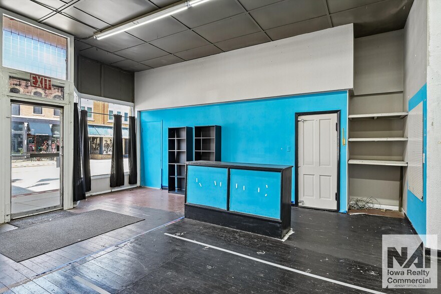 More Photos Of 113 E Main St, Anamosa General Retail For Sale