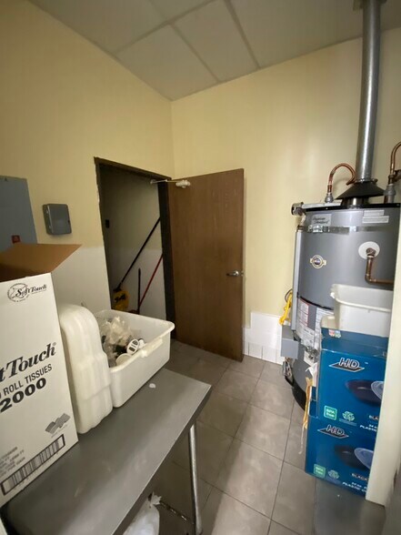 More Photos Of 3756 W Avenue 40, Los Angeles Storefront For Lease