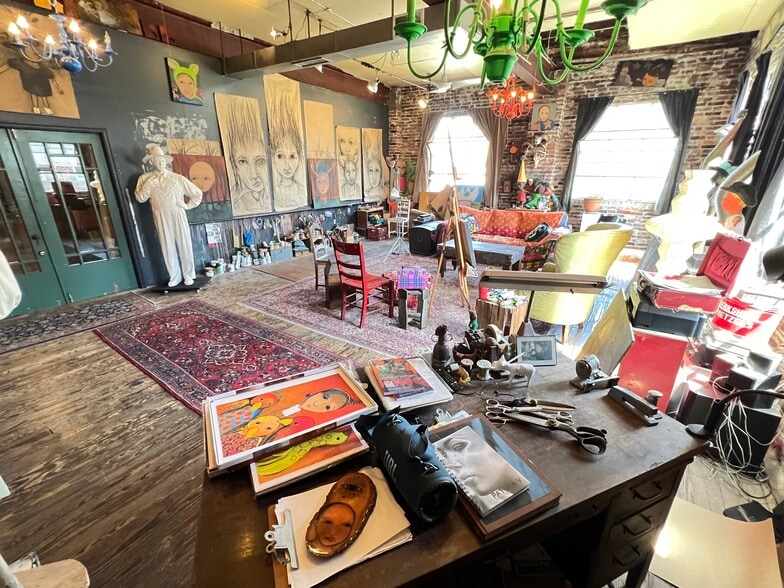 More Photos Of 1438-1442 Light St, Baltimore Showroom For Sale