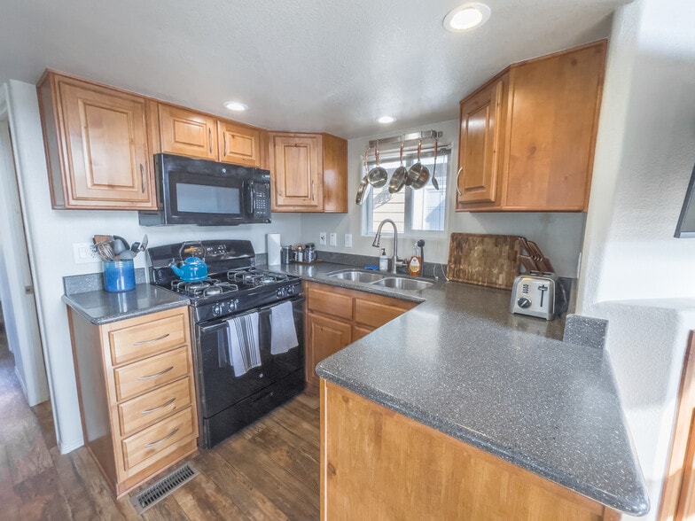 More Photos Of 11700 Donner Pass Rd, Truckee Manufactured Housing Mobile Home Park For Sale