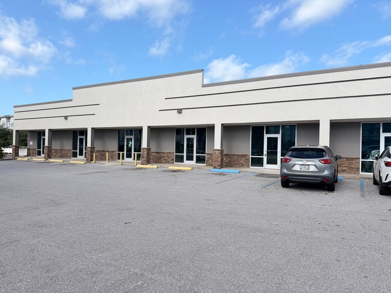 Primary Photo Of 3801 34th St S, Saint Petersburg Restaurant For Lease