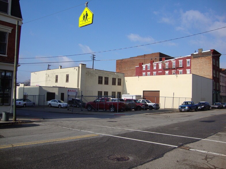 More Photos Of 2105 Central Ave, Cincinnati Warehouse For Lease