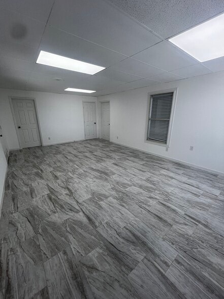 More Photos Of 6827 La Paseo St, Houston Warehouse For Lease