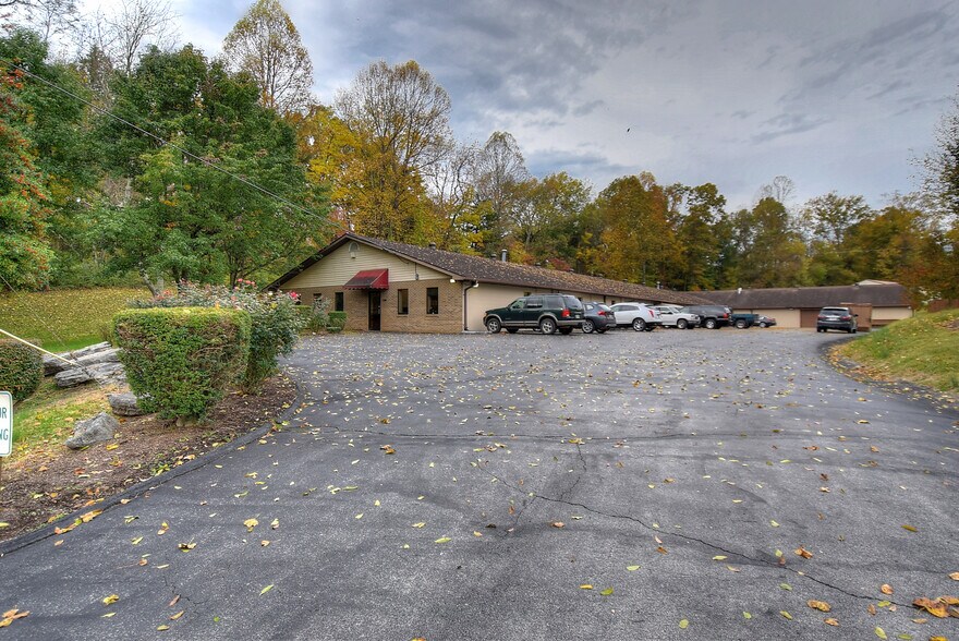 More Photos Of 2514 Old Lewis Rd, Johnson City Warehouse For Lease