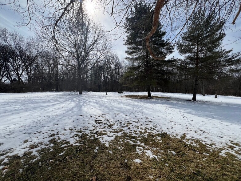 More Photos Of 212 S Sherman St, Leslie Religious Facility For Sale