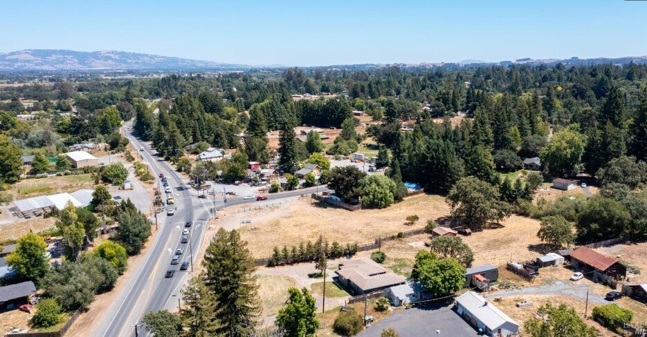 More Photos Of 1794 Hwy 116 S 1794 Hwy 116 S, Sebastopol Flex For Sale