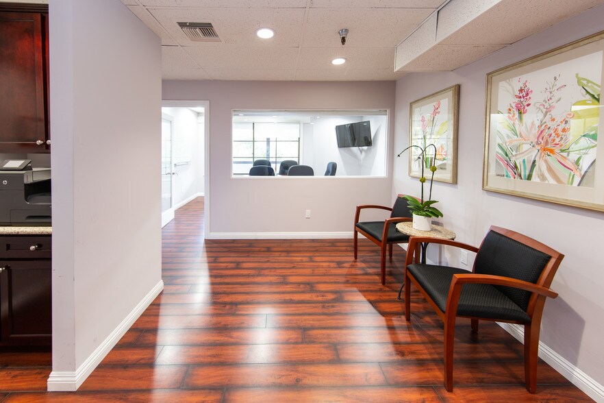 More Photos Of 25550 Hawthorne Blvd, Torrance Medical For Sale