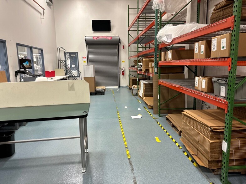 More Photos Of 8 Glens Falls Tech Park, Glens Falls Manufacturing For Lease