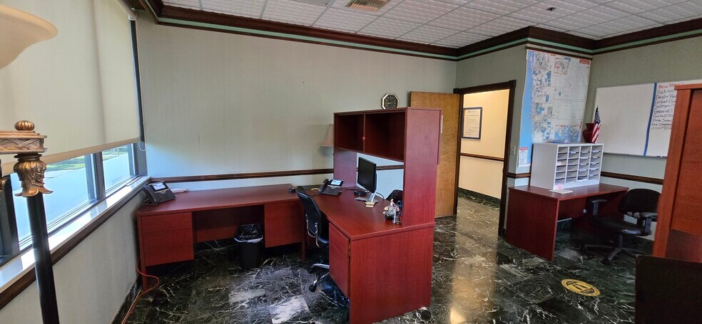 More Photos Of 2375 Tamiami Trl N, Naples Loft Creative Space For Sale
