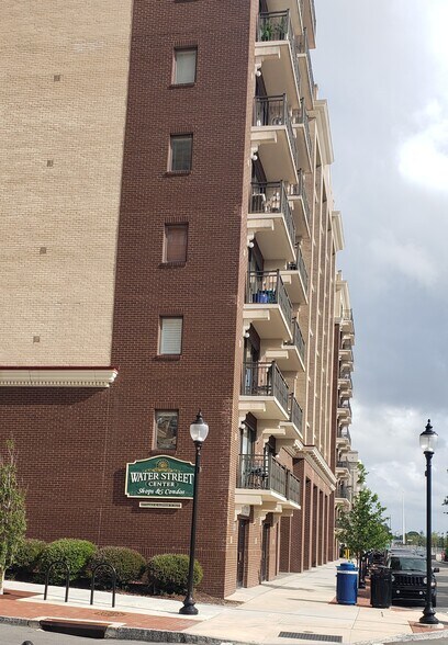 More Photos Of 106 N Water St, Wilmington Apartments For Sale