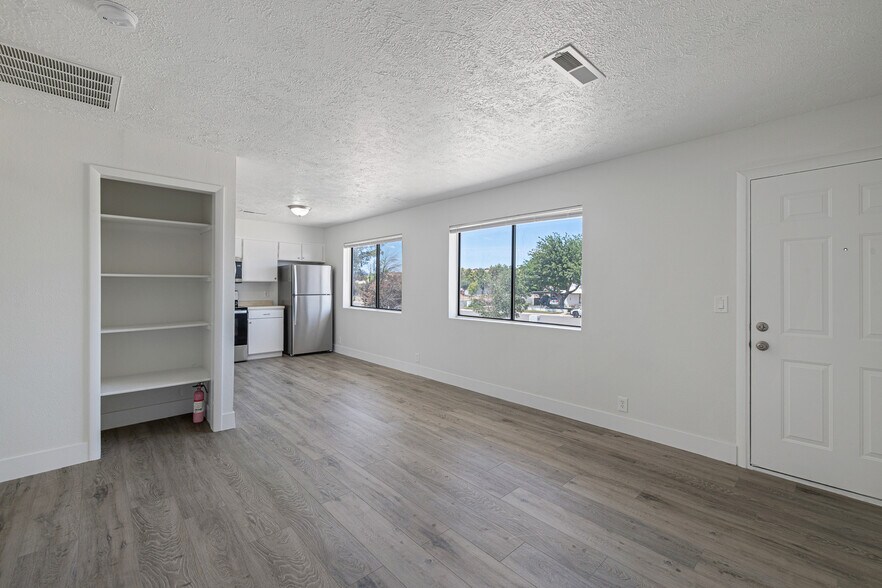 More Photos Of 126 E 1st North St, Mesquite Multifamily For Sale