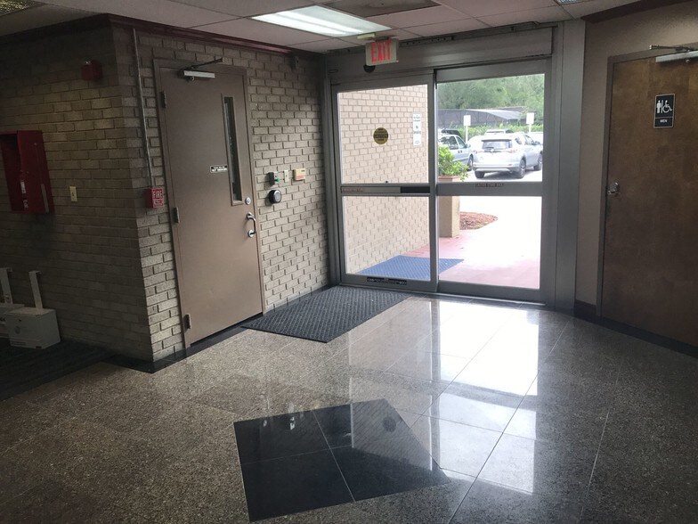 More Photos Of 1385 W State Road 434, Longwood Medical For Lease