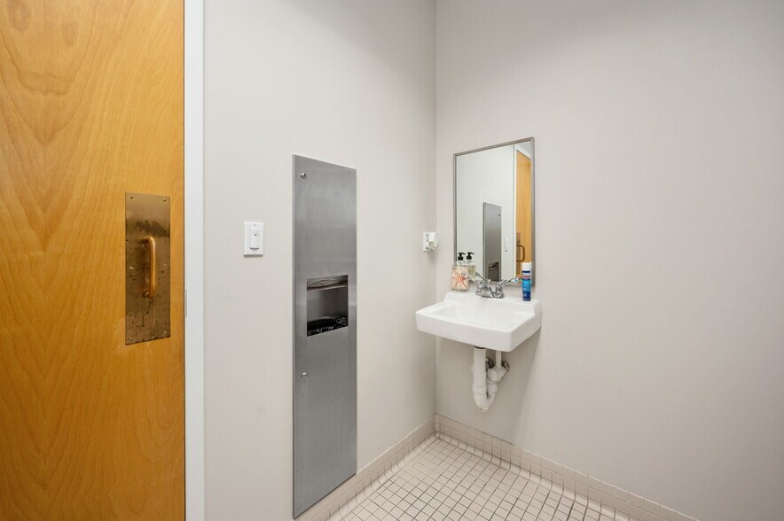 More Photos Of 415-417 Wolfe St, Fredericksburg Medical For Lease